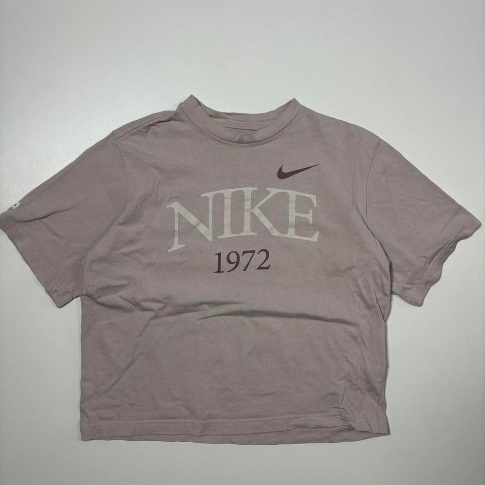 Nike 1972 Graphic T-Shirt Beige/Pink Size S